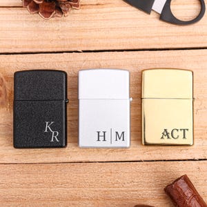 Estuche para encendedor con monograma personalizado para padrinos de boda, encendedores personalizados para hombres, estuche para encendedor de cigarros, regalos de aniversario para hombres