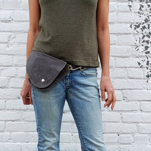 Fanny Pack, Charcoal Gray, Waxed Cotton, Hip Bag, Belt Bag, Duck Canvas, Festival Bag, Bum Bag, Rustic, Hands Free Bag, Vegan, Gray, Boho