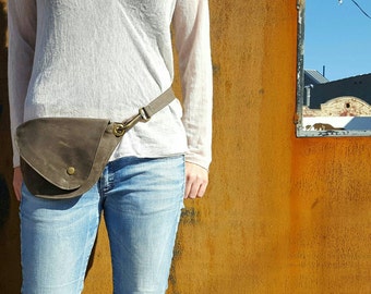 Belt Bag in Earthy Brown Waxed Canvas : Fanny Pack, Vegan Hip Bag