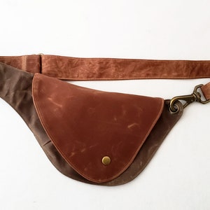 Fanny Pack in Chocolate and Cinnamon Brown Waxed Canvas image 5