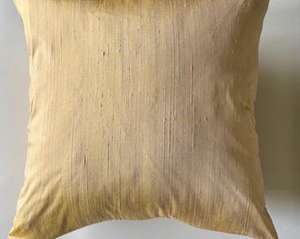 Funda de almohada de seda dupioni en dorado claro: almohada decorativa en dorado pálido