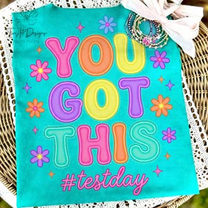 Pode incluir: Um conjunto de tr&ecirc;s tigelas de cer&acirc;mica em tons de azul, verde e branco. As tigelas apresentam um esmalte salpicado e um design simples e moderno. A tigela maior tem aproximadamente 15 cm de di&acirc;metro.