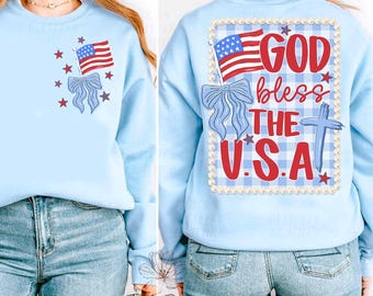 Coqueta patriótica PNG, Dios bendiga el diseño de EE. UU., PNG rojo, blanco y azul dibujado a mano, Sublimación americana preppy, Estética estadounidense linda