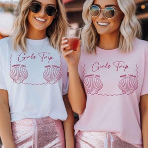 Gepersonaliseerd shirt voor meisjesreis 2025, bijpassende shirt zeemeermin zomervakantie, weekendshirt meisjes, shirt strandvibes, trendy zomershirt
