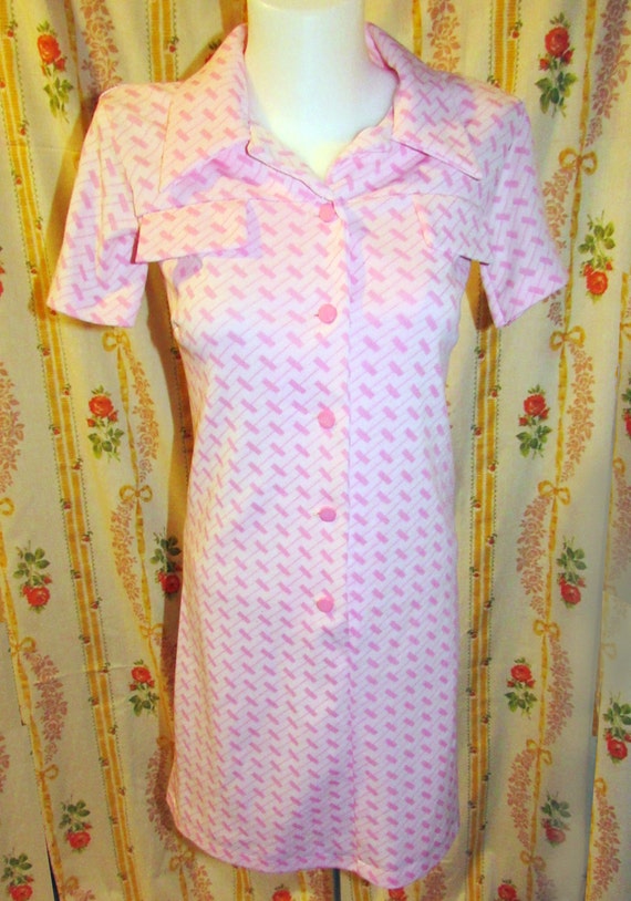 Vintage Mod Retro Pink and White Polyester Dress
