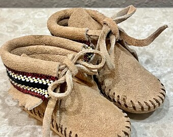 Vintage Minnetonka Light Brown Fringed Suede Infant/Toddler Moccasins. Free Shipping!
