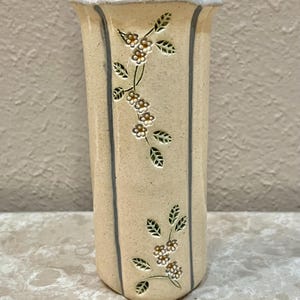 Vintage Handmade Mountain Meadows Pottery Bud Vase. Maker Stamp. Delicate Floral Design. Price Includes Shipping!