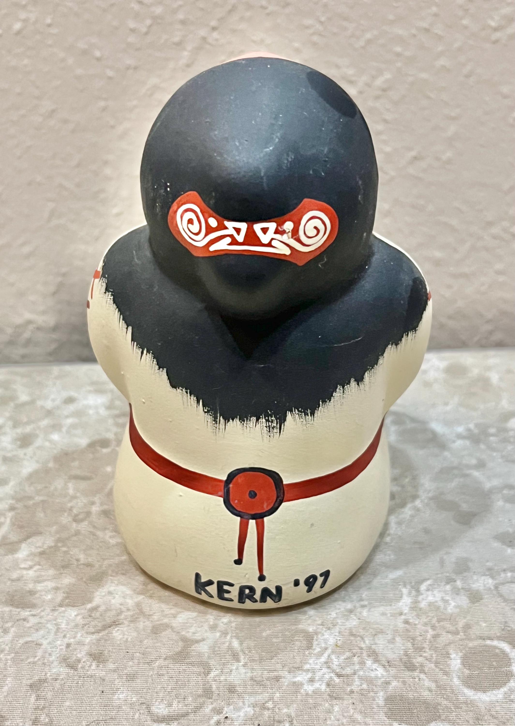 ヴィンテージのネイティブアメリカンの彩色済み粘土製ストーリーテラー