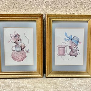 Paire de cartes de voeux vintage encadrées et emmêlées avec une oeuvre de Ruth Morehead. Souris de couture douces. Couturière. Dés à coudre. Livraison gratuite !