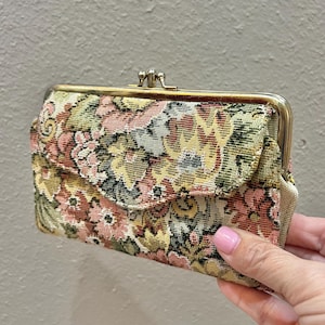 Gorgeous Vintage Ambassador International 1986 Floral Tapestry Wallet. Snap and Gold Kiss Lock Closures. Shipping Included!
