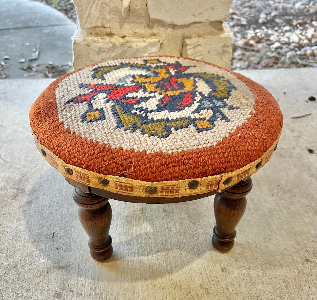 Vintage Needlepoint Foot Stool: Wood Turned Legs, Nailhead Trim - Etsy
