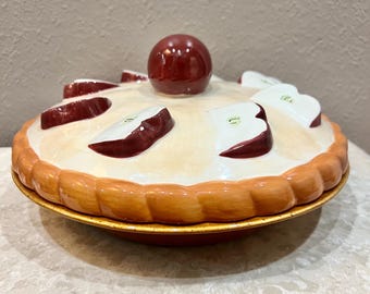 Vintage Ceramic Apple Pie Plate With Cover. Pie Keeper. Baker