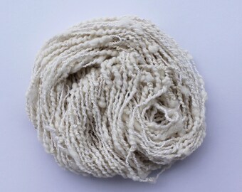 hand spun yarn, white wool yarn, handspun art yarn, wool yarn, boucle yarn, bulky yarn, handspun wool yarn .. snowdrift