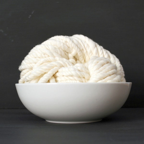 3ply white yarn, hand spun yarn, bulky white yarn, weaving yarn, handspun art yarn, white wool, undyed yarn .. white