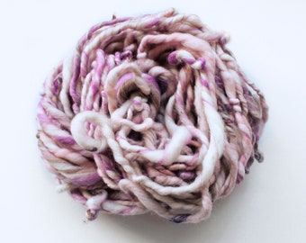 handspun art yarn, peach cream brown yarn, soft yarn, bulky hand spun yarn, wool weaving yarn, scrap yarn .. pale horse