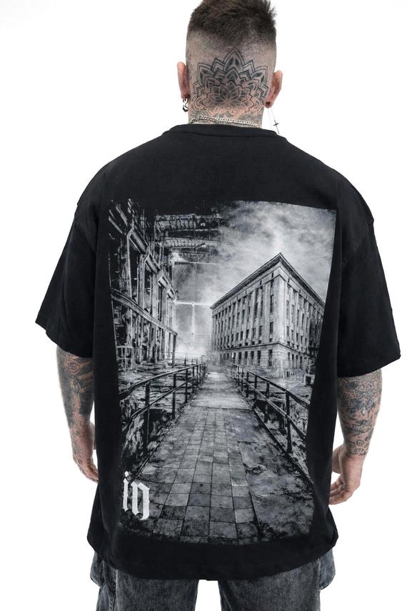 Infamous - Camiseta Oversize - Unisex - Colección INDJ - Mod. berghain- Limited edition.