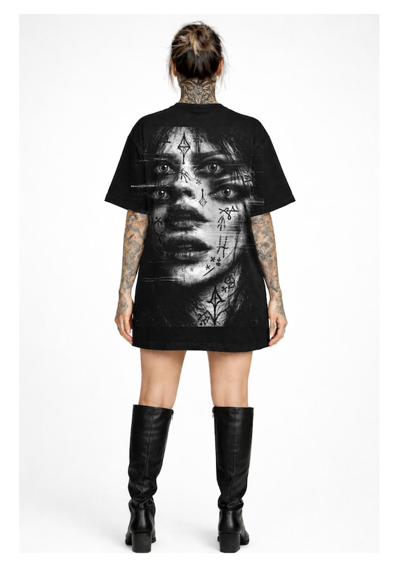 INFAMOUS - Camiseta Oversize - Unisex - Rave008 - Limited Edition.
