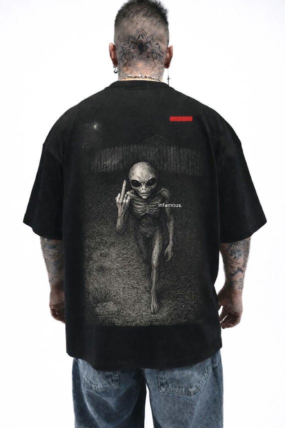 Infamous - Camiseta Oversize - Unisex - Colección INDJ - Mod.In-alien - Limited edition.