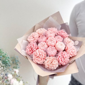 Handgemaakt pioen- en anjerkaarsboeket | Elegante woondecoratie | Bruiloft | Cadeau voor speciale gelegenheid