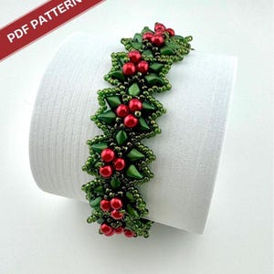 Beaded Holly Bracelet Pattern: GemDuo Seed Bead Tutorial (PDF Pattern)