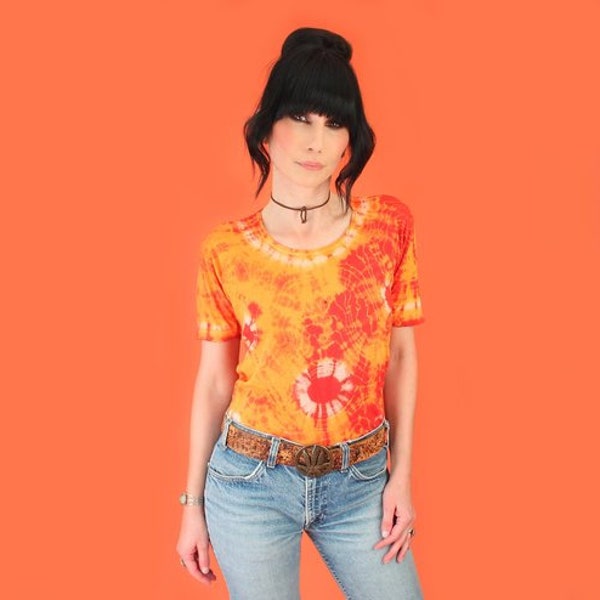 ViNtAgE Woodstock Era Tie Dye T-Shirt // Fire Orange 60's 70's Tie Dyed  T Shirt Tee 1960's 1970's