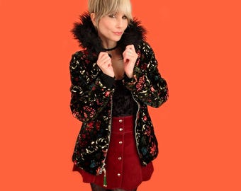 ViNtAgE 60's Floral Tapestry Coat // Faux Mongolian Lamb Fur Hood // Penny Lane Faux   Fur Trim // Bohemian HiPPiE Small S