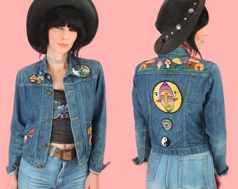 ViNtAgE 60's Hand Embroidered Magical Mushrooms Custom Maverick Blue Bell Jean Jacket // Cropped Shrooms HiPPiE Bohemian Boho 70s XS S Small
