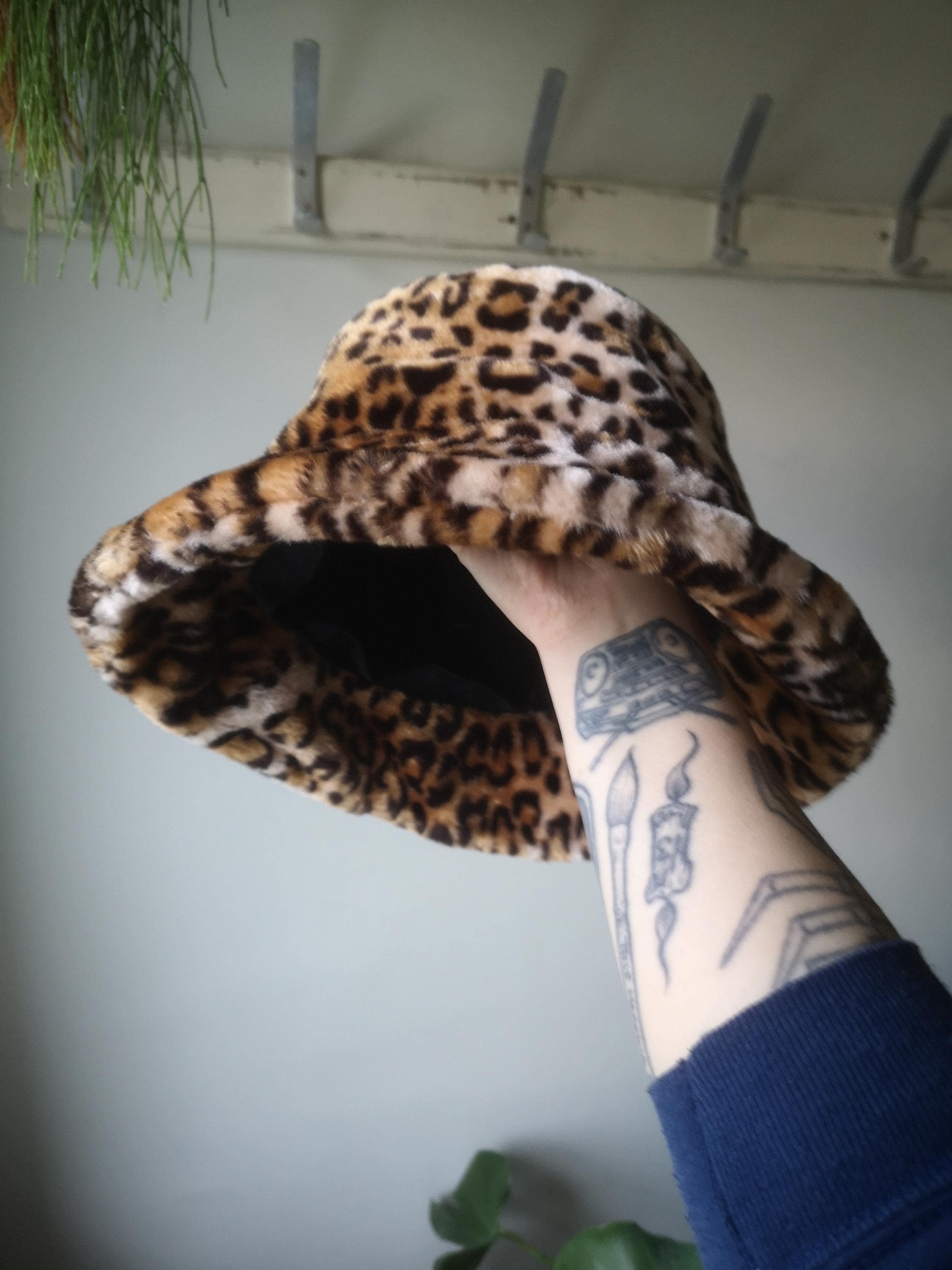 Vintage 90s Faux Fur Leopard Print Bucket Hat Clueless Vintage Winter Faux Fur Slouch Bucket Hat in Leopard Print  main image 2