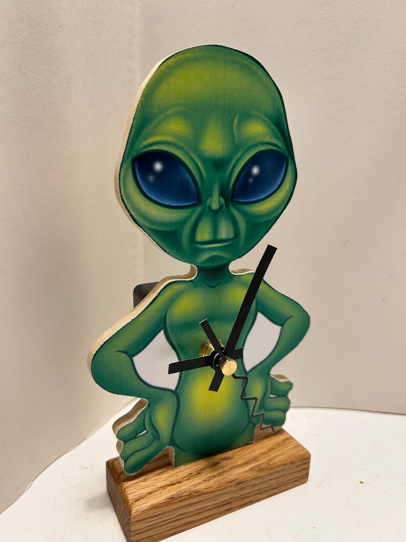 Alien Clock - Etsy