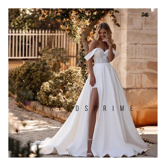 Romantic A-Line Sweetheart Lace Corset Dress with Cap Sleeves Zipper Back Romantic A-Line Sweetheart Lace Corset Dress with Cap Sleeves Zipper Back