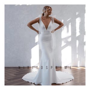 Backless Mermaid Wedding Dress for Women Simple Bridal Gown for Summer Reception For Women