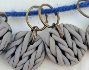 Knitted fabric stitch markers lg