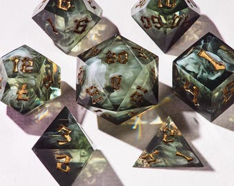 Juego de dados DnD hecho a mano, colección de dados de rol, juego de dados de resina epoxi: Niebla del Bosque, Nieblas de Barovia, Invierno Interestelar