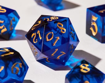 Conjunto de Dados de Resina para D&D | Dados de Borda Afiada para RPG de Mesa | Dados de Epóxi para Dungeons and Dragons - Safira Real, Esmeralda Real, Redemoinho de Pó Fantasma