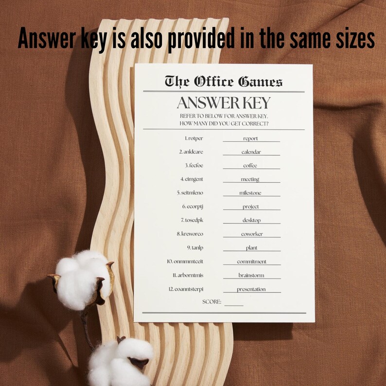 Op de afbeelding: Een printbare The Office Games-antwoordsleutel met een lijst van 12 woorden en hun bijbehorende antwoorden. De woorden zijn: Lrotper, anldcare, fecfoe, cimgent, seltmleno, ecorpti, tosodpk, kreworco, Lanip, onmmmteelt, arborntmis, coanntsterpi. De antwoorden zijn: rapport, kalender, koffie, vergadering, mijlpaal, project, bureaublad, collega, plant, toewijding, brainstormen, presentatie.