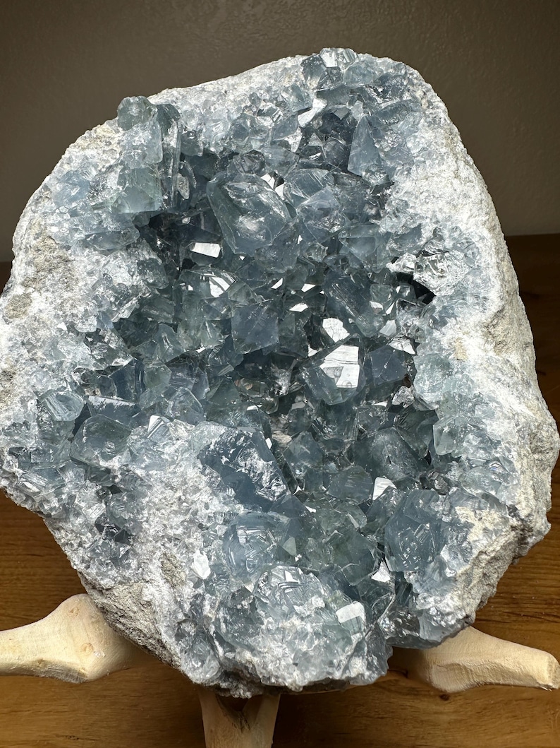 Celestite Geode on Stand -mental Clarity, Home Living, Meditation Space ...