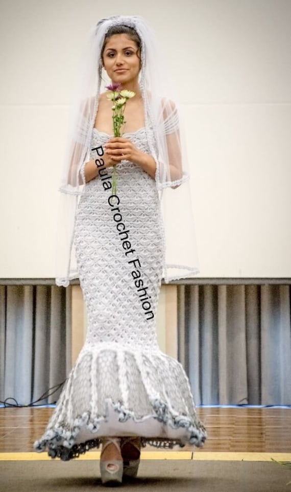 white christmas dresses Megan's Wedding Gown Ladies of Fashion Doll Dress Vintage Crochet Pattern –  Cardinal House Stitches main image 0