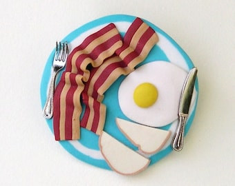 Breakfast Plate brooch