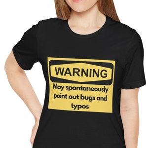 T-shirt för kodare med kritisk kodning, varningsskylt - Unisex kortärmad t-shirt med jerseymönster