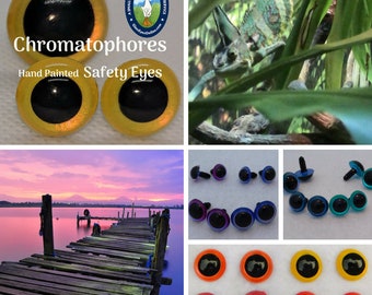 Puede incluir: Surtido de ojos de seguridad de plástico de colores con pupilas negras. Los ojos están disponibles en una variedad de tamaños y colores, incluyendo amarillo, azul, verde y rojo. Los ojos son perfectos para agregar un toque de fantasía a tus proyectos de manualidades.