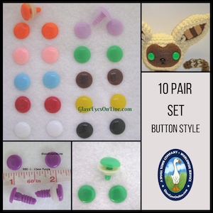 K&ouml;nnte beinhalten: Ein Set mit 10 Paaren 10 mm gro&szlig;en Sicherheitsaugen im Knopf-Stil in verschiedenen Farben, darunter Orange, Rosa, Gr&uuml;n, Braun, Gelb, Rot, Wei&szlig;, Schwarz und Lila. Die Augen sind auf einem wei&szlig;en Hintergrund mit einem Lineal und einem kleinen Stofftier mit gr&uuml;nen Augen abgebildet.