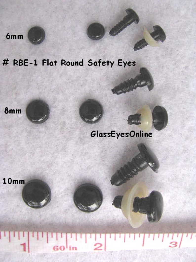 K&ouml;nnte beinhalten: Sortiment schwarzer Kunststoff-Sicherheitsaugen f&uuml;r Bastelarbeiten. Die Augen sind in drei Gr&ouml;&szlig;en erh&auml;ltlich: 6 mm, 8 mm und 10 mm. Jedes Auge hat eine Schraubr&uuml;ckseite f&uuml;r eine einfache Befestigung.