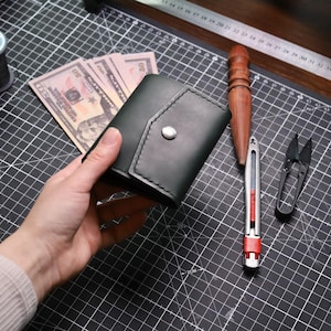 Mini billetera de cuero verde: diseño delgado y elegante para mujeres; compacta, perfecta para bolsos pequeños, se adapta a tarjetas y efectivo