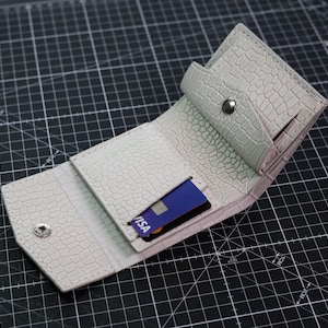 Cartera de piel auténtica, diseño en relieve de cocodrilo, tarjetero unisex, regalo minimalista para hombres y mujeres, embalaje de lujo listo para regalar