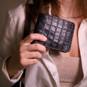 Luxe portemonnee met zwarte krokodillentextuur - ORSI-portemonnee van echt leer - handgemaakt herencadeau, 5 kaartsleuven, geldzakje en muntvak