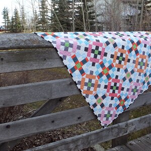Crosswalks - A fat quarter friendly quilt pattern - PDF download, PDF pattern, modern quilt pattern