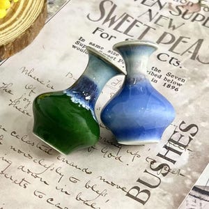 Mini Pottery Vase Gifts for Party Favors, Unique Miniature Tiny Vase, Small Bud Vase Ceramic Gifts for Her, Cute Tiny Pottery Vase Plant Pot