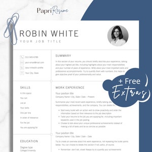 以下が含まれることがあります： 「ROBIN WHITE」という名前と「YOUR JOB TITLE」というタイトルが上部に書かれた白黒の履歴書テンプレート。履歴書には、スキル、職務経歴、学歴、および要約のセクションが含まれています。テンプレートには、白いシャツと眼鏡をかけた女性の画像も含まれています。