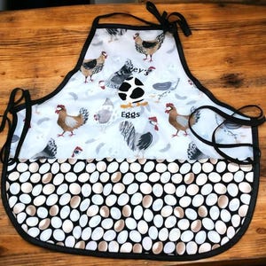 Apron Chicken Eggs 3 pockets One Size, Handmade Egg Gathering Apron, Farmhouse Apron, Chicken Coop Apron, Egg Collector, Homestead Accessory