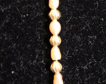 29" pearl and gold bicone Necklace - Simple and impactful